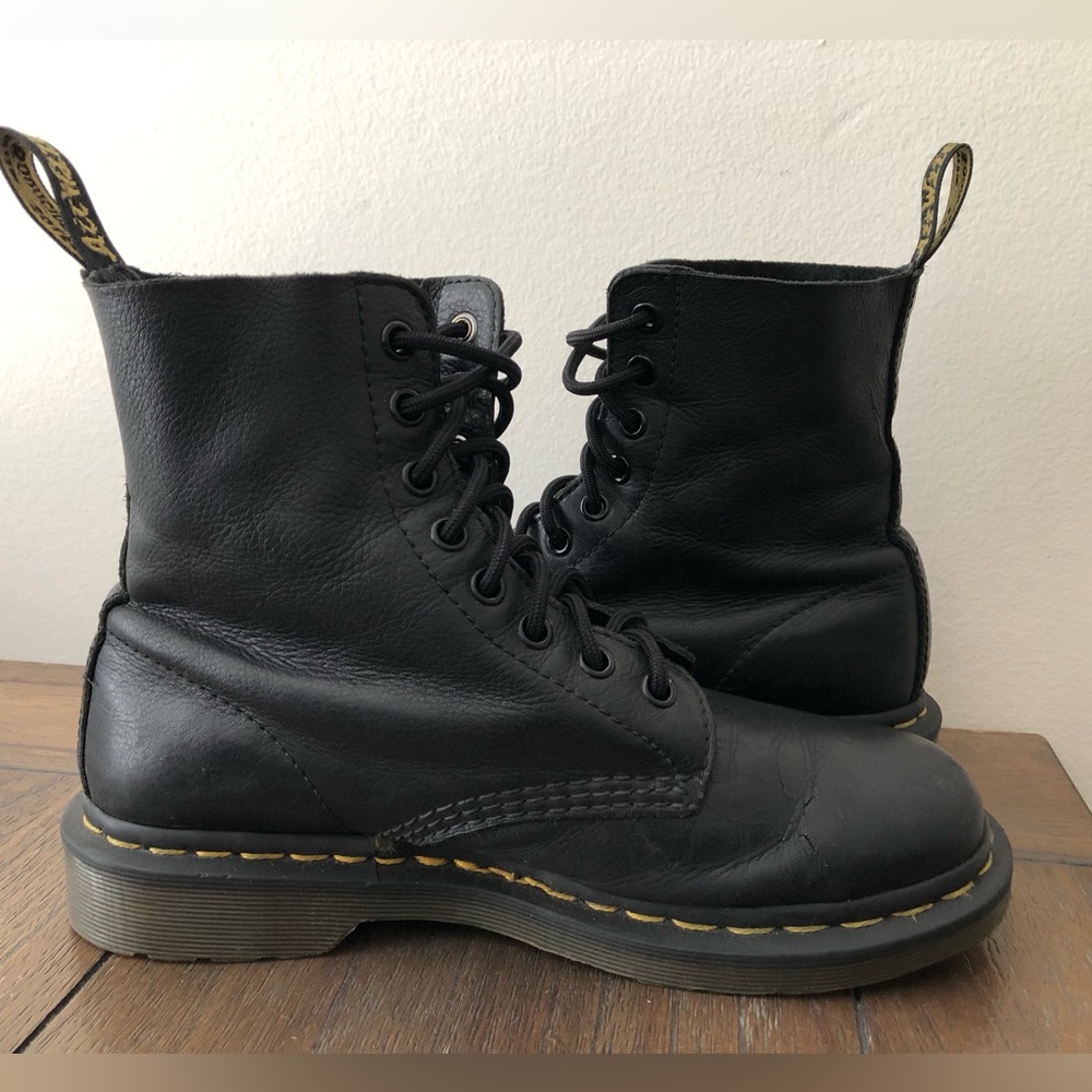 Womens Dr. Martens Boots size 7 - Picture 7 of 12